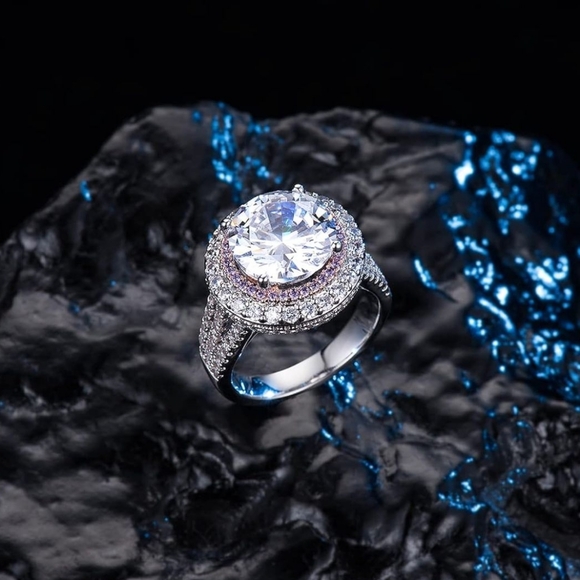 CZ Cocktail Ring, Size 8 - Picture 4 of 4